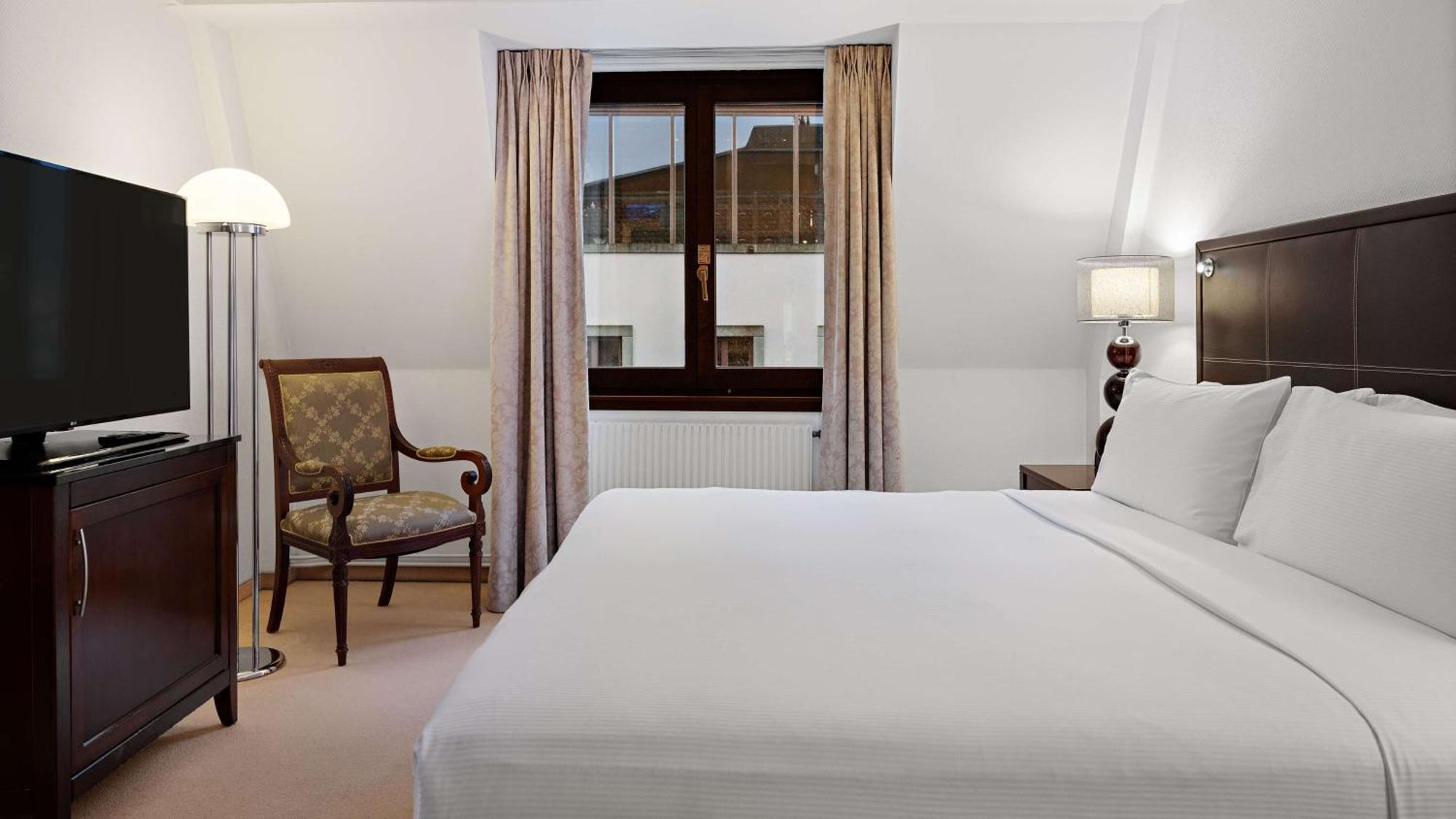 Hilton Hotel 4*